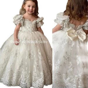 Ivory Flower Girls Dresses For Weddings Off Shoulder Short Sleeves Sweetheart Lace Appliques Bow Girl Birthday Dress