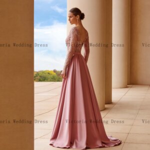 Elegant Mother of the Bride Dresses Customized O Neck Long Sleeves Wedding Party Gowns Appliques A-Line Satin فساتين ا