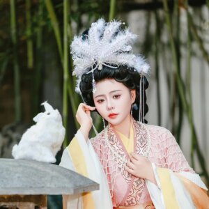 New Style White Feather Tuinga Guanghan Chang’e Modeling Headdress Ancient Style Han Chinese Clothing Hair Accessories