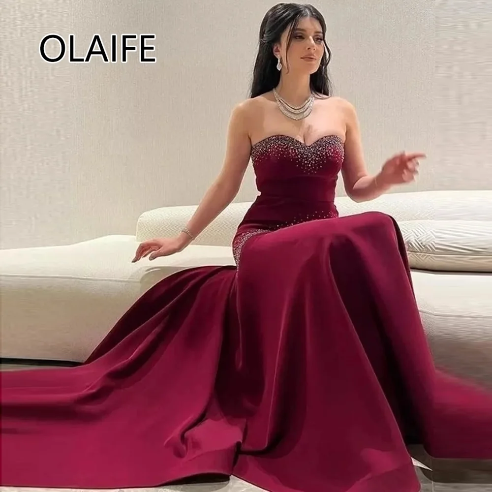 Elegant Sweetheart Collar Satin Shiny Beaded Crystal Prom Saudi Dress A-line Backless Court Evening Arab Gown Customized