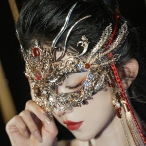 Mask Golden Hollow out Hand Carved Exquisite with Tassel Women’s Half Face Fashion Antique Han Chinese Clothing Accessories 1Pc