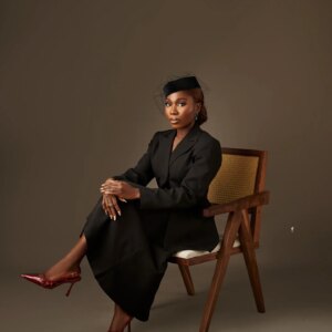 Bespoke Two Pieces Women Suits Skirt Slim Fit Peak Lapel Double Breasted Fashion Modern Business Office Women Outfits Customized