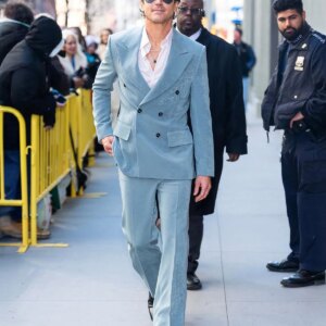 Tailored Wedding Suit for Man Peak Lapel Double Breasted 2 Pieces Blazer Pants Formal Business Classic Modern Noble Party Suits