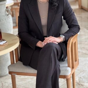 Handmade Two Pieces Women Suits Blazer Pants Regular Fit Peak Lapel One Button Classic Business Office Women Outfits Customized