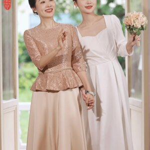 Pink Mother Of The Bride Dresses Modest Round Neck  Tea-Length Women Wedding Party Dresses With 3/4 Sleeves