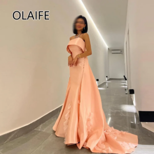 Dramatic Boat Collar Pleated Sheath Bridesmaid Evening Dres Floor-Length Open Back Evening Saudi Gown with Lace Customized
