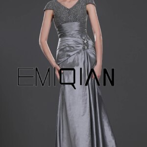 Gorgeous A Line V Neck Cap Sleeve Mother’s Dress Lace Applique Floor Length Mother of the Bride Dress