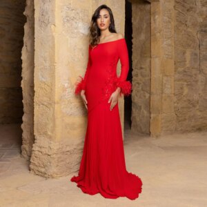 Elegant Boat Neck Red Mermaid Mother Of The Bride Dresses For Weddings  Floor Length Formal Party Evening Dress With Feather