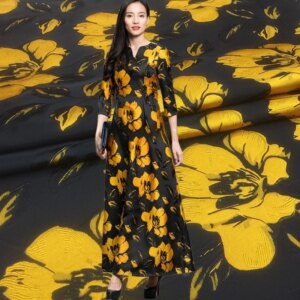 Three-dimensional relief jacquard dress fabric for suits and overcoats