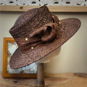 Light luxury hand-hollowed flat top hat individuality fashion travel