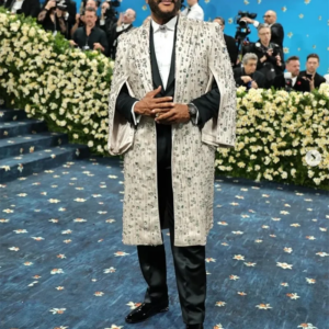 Luxury Crystals Men Suits Set 2 Piece Long White Blazer+Black Pants Wedding Tuxedo Customized Formal Office Jacket Trousers