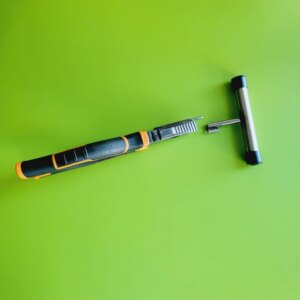 Making keychain hook auxiliary tools – folding pliers