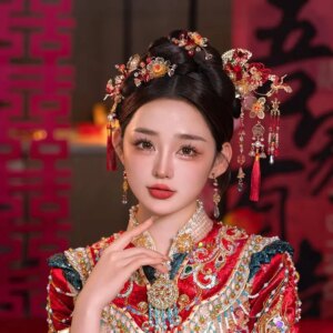 New Chinese Xiuhe Headdress New Xiuhe Dress Classical Wedding Style Glass Hairpin and Gown Decoration Han Chinese Clothing Suits