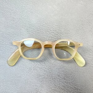 Eyeglass Frames Square Rivets Vintage Retro Handmade Honey Horn Prescription Man’s Glasses Frames Optical Lenses Eyeglasses