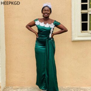 Dark Green 2025 African Bridesmaids Dresses Off The Shoulder Floor Length White Lace Satin Maids Of Honor Gowns Dropshipping
