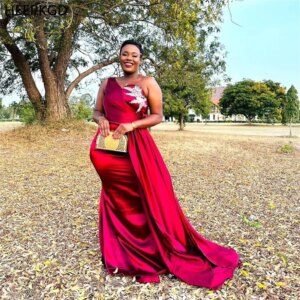 Customized Burgundy Mermaid Long African Bridesmaid Dresses One Shoulder White Appliques Black Women Maids Of Honor Gowns