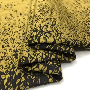Yarn-dyed gold and silver thread positioning jacquard dress fabric for clothing