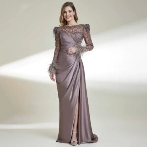 Elegant Mother of the Bride/Groom Dress Luxury Crystal Beading Boat Neck Wedding Guest Gowns Long Sleeves Column Formal