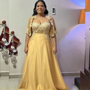 2025 Mother of the Bride Dresses V Neck A Line Floor Length Appliques Plus Size Women Wedding Guest Gowns Customized