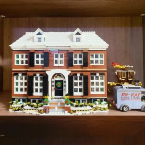 Creative single-living house model boy child Christmas street view building birthday gift MOC21330 building block toy