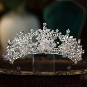 New Bridal Headdress Crown Handmade Knitting Crown Fashion Studio Photography Wedding Dress Hall Ornament