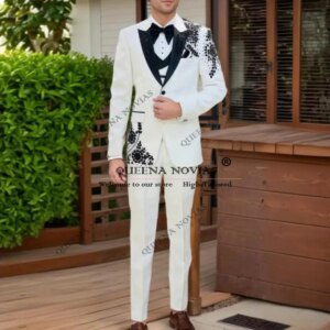 Luxury Metallic Jewelry Stones Suits Men For Wedding Peaked Lapel Prom Blazers Customized 3 Pieces Groom Tuxedos traje de hombre