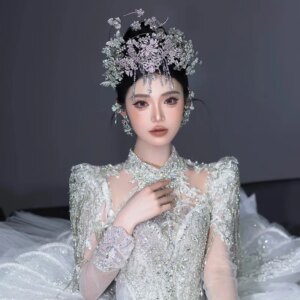 New Light Luxury Crown Forehead Crown Headdress Photographic Studio Modelling White Yarn High-End Bridal Headdress