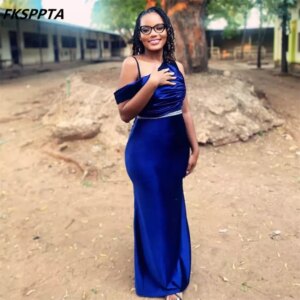 Custom Made Royal Blue Long 2025 One Shoulder Bridesmaid Dresses Pleated Satin Floor Length Shiny Maids Of Honor Gowns Cheap