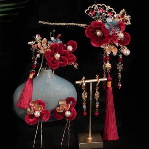 Bridal Headdress Chinese Style Xiuhe Suit Tassel Hair Clasp Velvet Flower Classical Updo Cheongsam Costume Hair Accessories