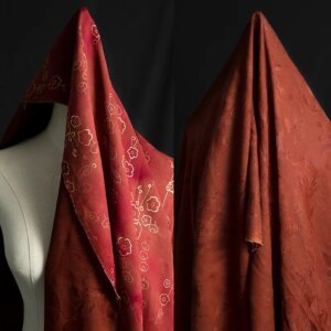 High Quality Gilding Real Silk Gambiered Guangdong Flower Rose Fabric Double-Sided Jacquard Dress Cheongsam