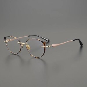 Indifference! Cat’s Eye Plate Japan Ultra-light Pure Titanium Myopia Female Retro Blue Round Glasses Frame Presbyopia Female