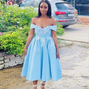 Custom Made Baby Blue Short Bridesmaid Dresses For Black Girls 2025 Pearls Appliques A Line Off The Shoulder Maids Of Honor Gown