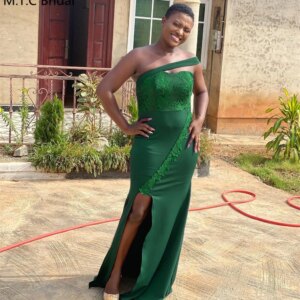 Graceful 2025 Green Long Bridesmaid Dress One Shoulder Side Split Mermaid Lace Satin Maids Of Honor Wedding Party Gowns Cheap