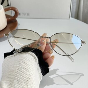 Y2K Special-Shaped Triangular Metal Sunglasses Cat-Eye Women’s Fashion Hip-Hop Small Frame Sunglasses Handsome Uv Protection