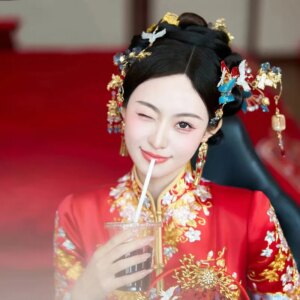 New Chinese Xiuhe Headdress Red and Gown Horse-Face Skirt Cheongsam Morning Gowns Hanfu Bridal Hair Accessories Lantern Hairpin
