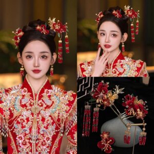 Xiuhe Headdress 2025 New Chinese Bridal Headdress Xiuhe Clothing and Gown Velvet Flower Hairpin Wedding High-End Elegant