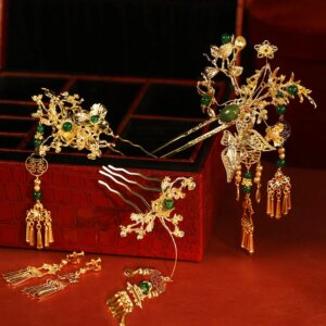 Bridal New Chinese Style Morning Gowns Cheongsam Xiuhe Headdress and Gown in Shape Earrings Pair of Hair Stick Hairpin Suit