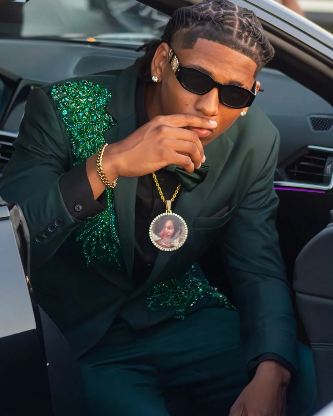 Hand-Stitched Men Suits Groom Wear Notch Lapel One Button Regular Fit Appliques Beading 2Pcs Blazer Pants Formal Business Suits