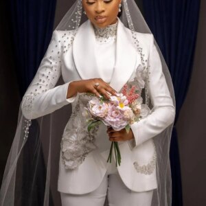 High Fashion Women Suits 2 Pieces Blazer Pants Tuxedo Pearls Beading Diamonds Crystals Prom Slim Fit Plus Size Costume Homme