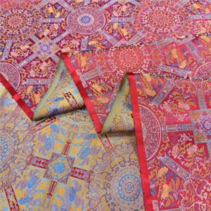 A thick red Chinese-style high-density jacquard fabric cheongsam with front opening and brocade coat