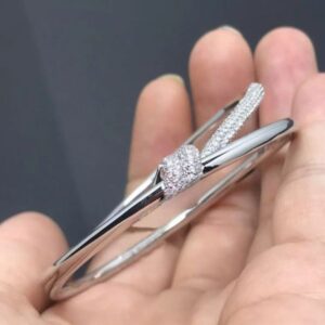 High-version classic style bracelet – non-fading elegant and classic high-quality fashion designer style bracelet Valentine's Day gift