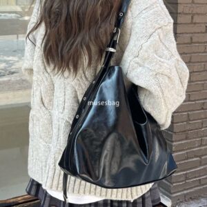 New Fashion Trend Daily Matching Black Soft Leather Large Capacity Commuter Casual Tote Bag Women Bag Korean Fashion One Shoulder Crossbody Bag