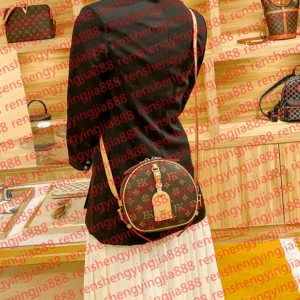 Embossed Letter Designer Bum Bag 7A Designer Waist Bag Bumbag Belt Mens Backpack Tote Crossbody Purses Messenger Men Handbag Fashion Wallet Fannypack08