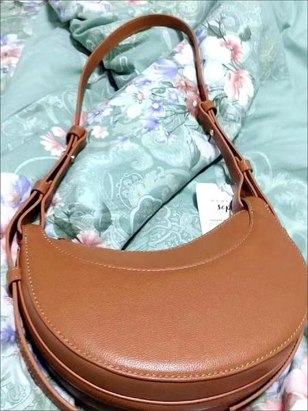 Designer Slippers Sandals Beautiful Summer Women's Slippers Fashionable Classic Sandals Simple, Comfortable and Breathable Desigcsdcvds