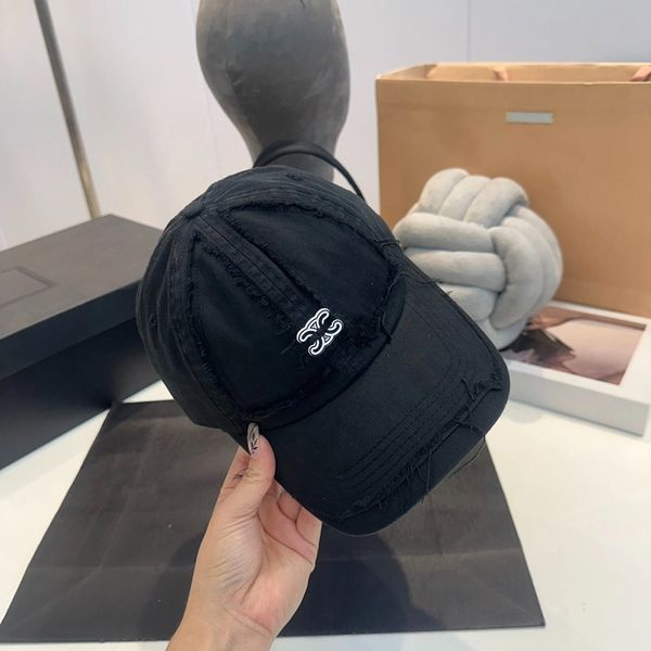 Designer Cap Women Fashoin Men Embroidered Luxe Fitted Hats Baseball Caps Female Summer Casual Hundred Take Protection Sun Hat