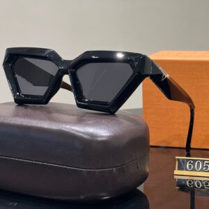 Designer Sunglass Fashion Cool Sunglasses Women Men Sun glass Unique Design Print Goggle Adumbral 6 Color Option Eyeglasses