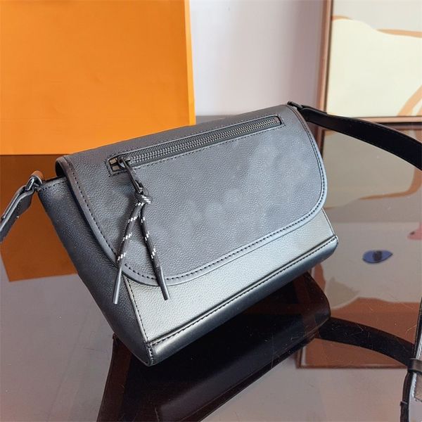 Man Black Cross Body Bag crossbody designer bag Envelope Messenger Bags print embossed fashion flaps Leather