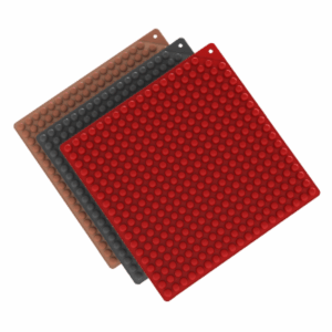 Crawling mats and silicone cushions for outdoor use that mothers can rest assured that their babies can play.