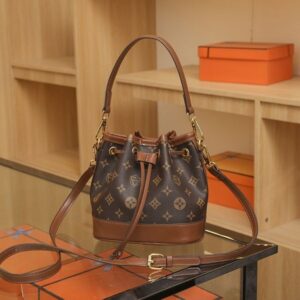 Free shipping 2025 New Designer Fashion print high quality bucket hand bill shoulder crossbody bag for women