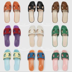2024 Womens Summer Slippers Slippers Womens Slippers Luxury Brand Designer Sandals Rubber Flat Heel Fashionable Versatile Leather Casual Comfortable Size 35-42